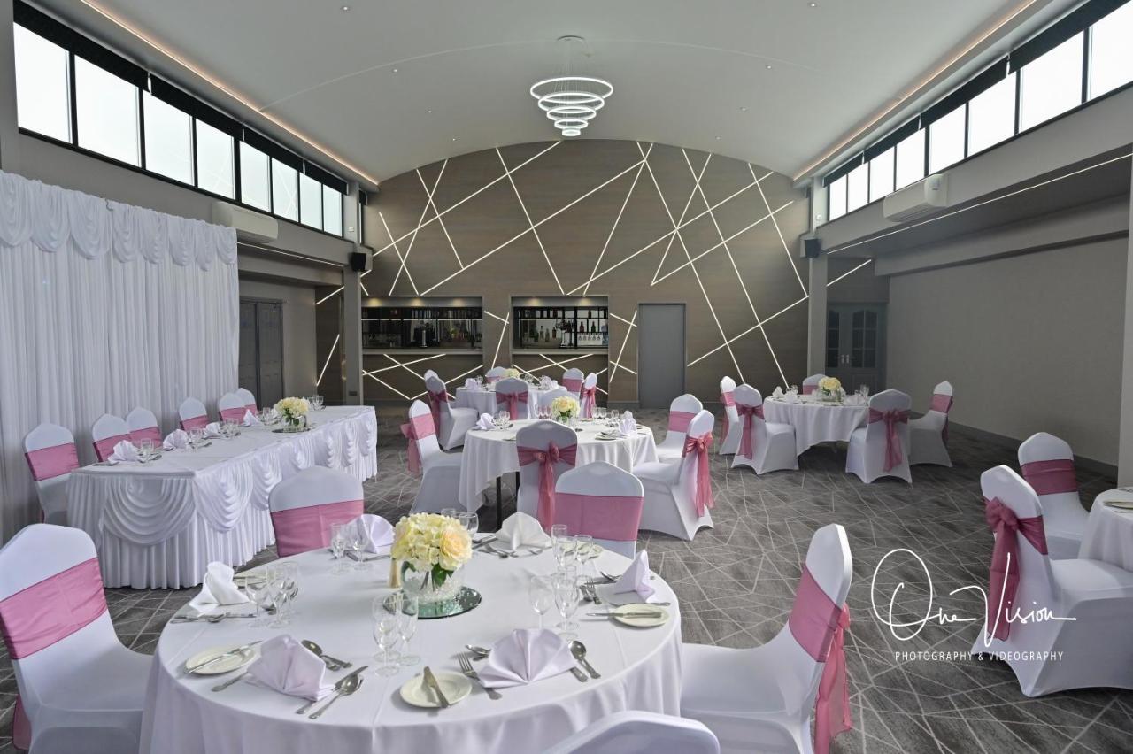 Best Western Premier Heronston Hotel & Spa Bridgend  Buitenkant foto