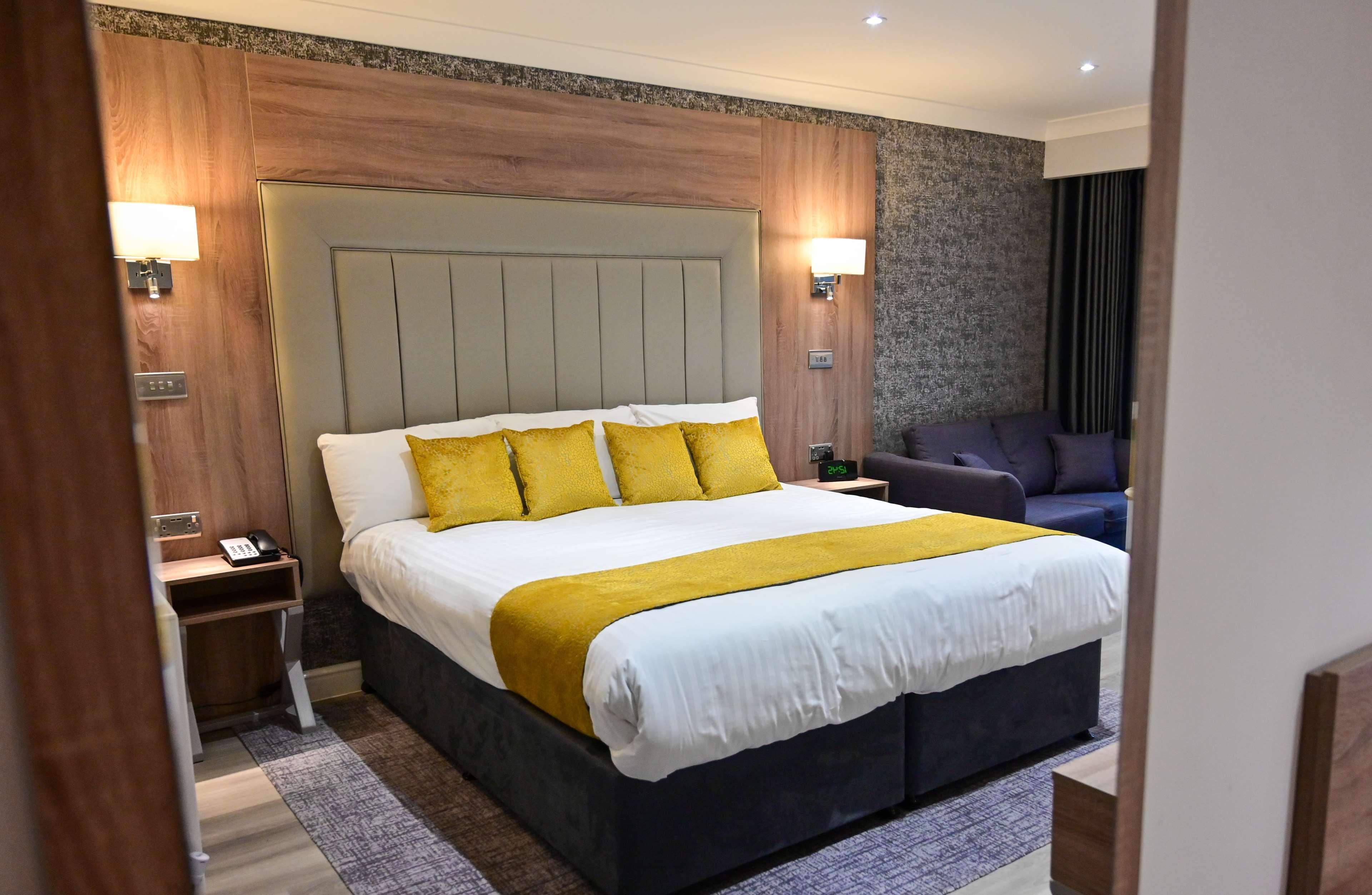 Best Western Premier Heronston Hotel & Spa Bridgend  Buitenkant foto
