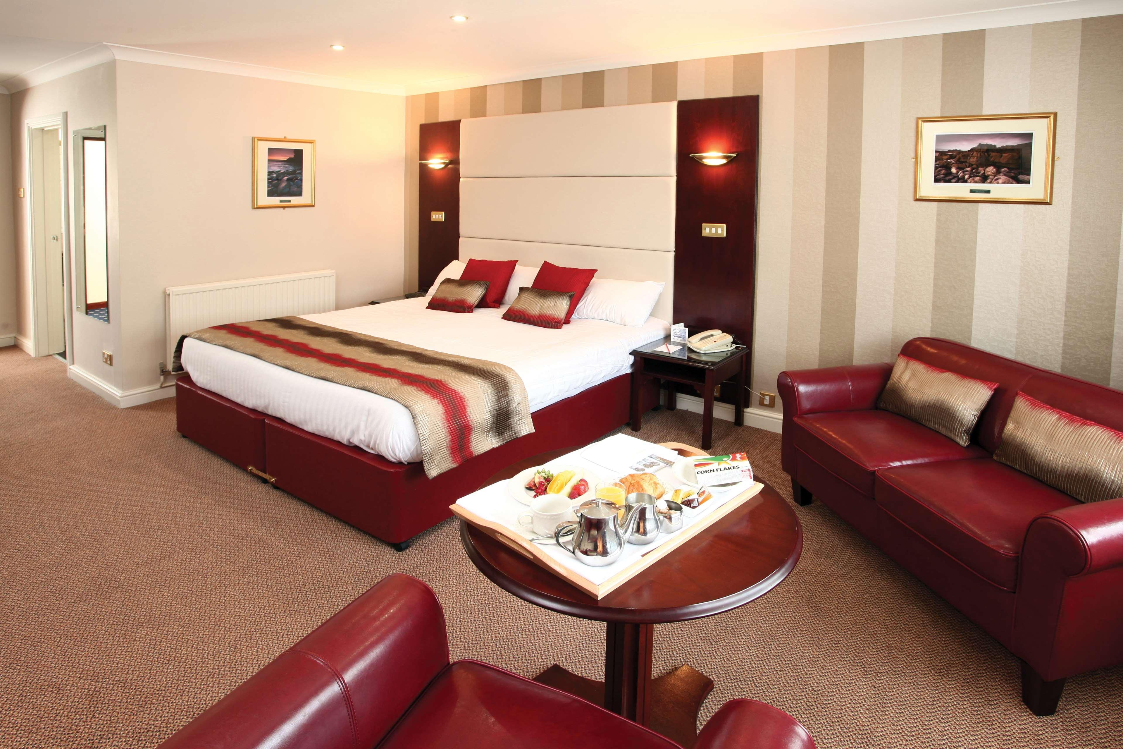 Best Western Premier Heronston Hotel & Spa Bridgend  Buitenkant foto