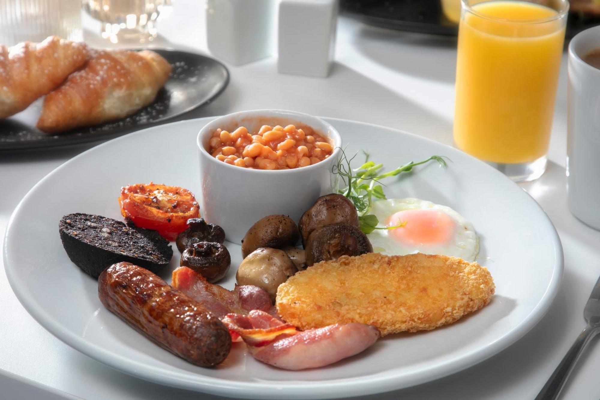 Best Western Premier Heronston Hotel & Spa Bridgend  Buitenkant foto
