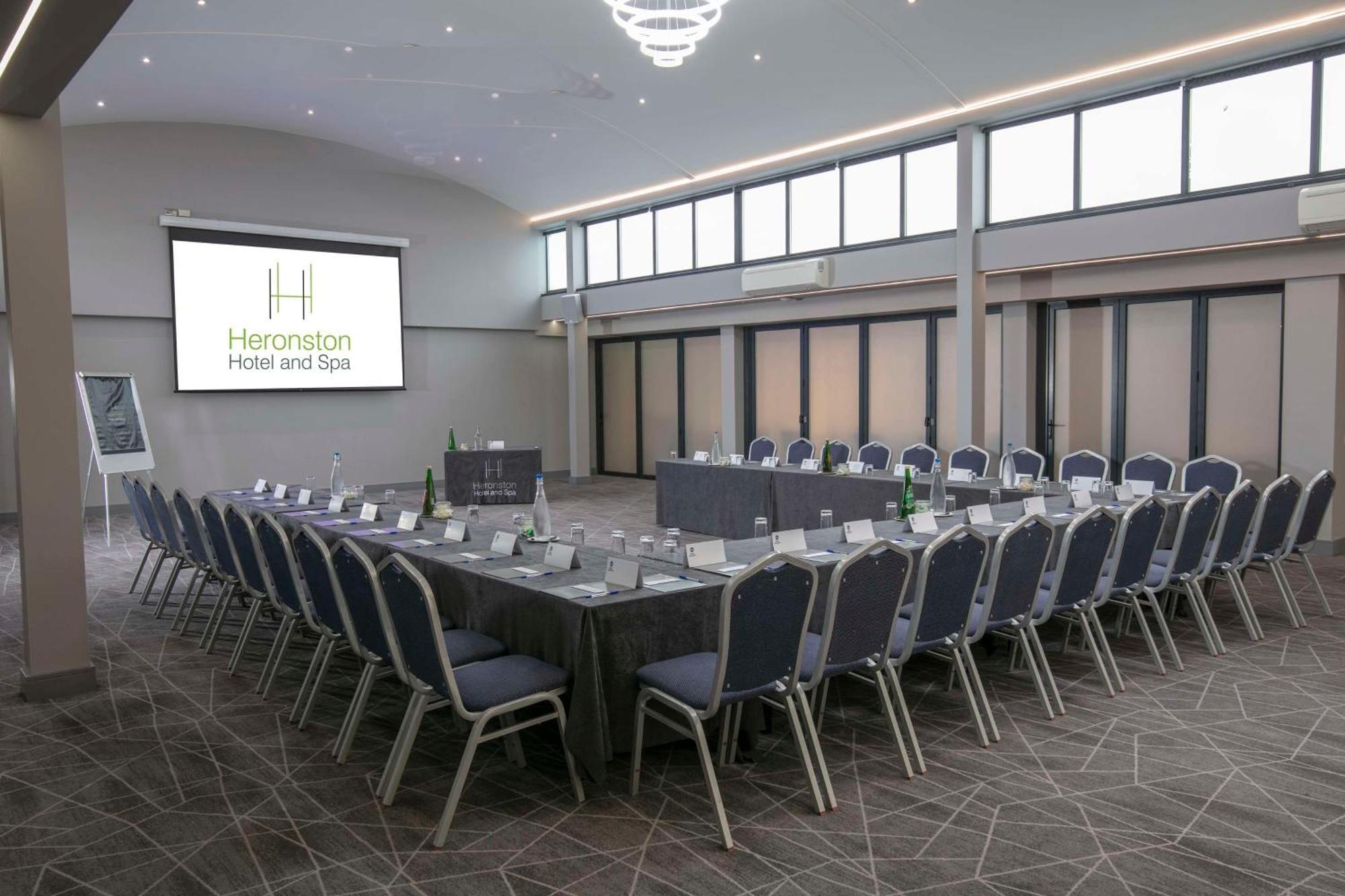 Best Western Premier Heronston Hotel & Spa Bridgend  Buitenkant foto