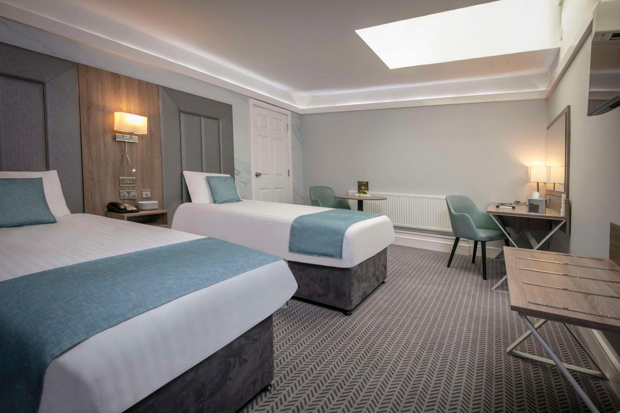 Best Western Premier Heronston Hotel & Spa Bridgend  Buitenkant foto