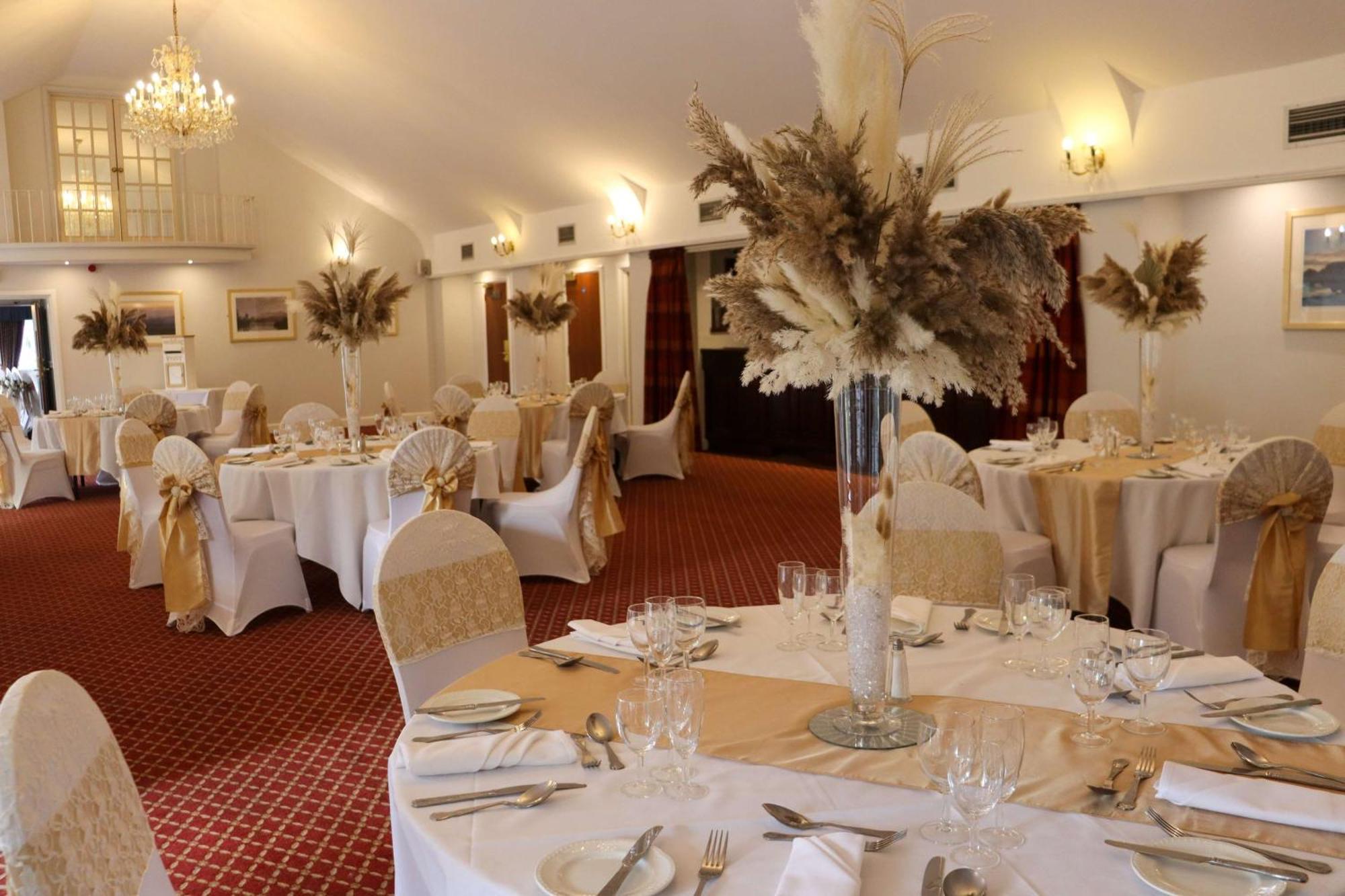 Best Western Premier Heronston Hotel & Spa Bridgend  Buitenkant foto