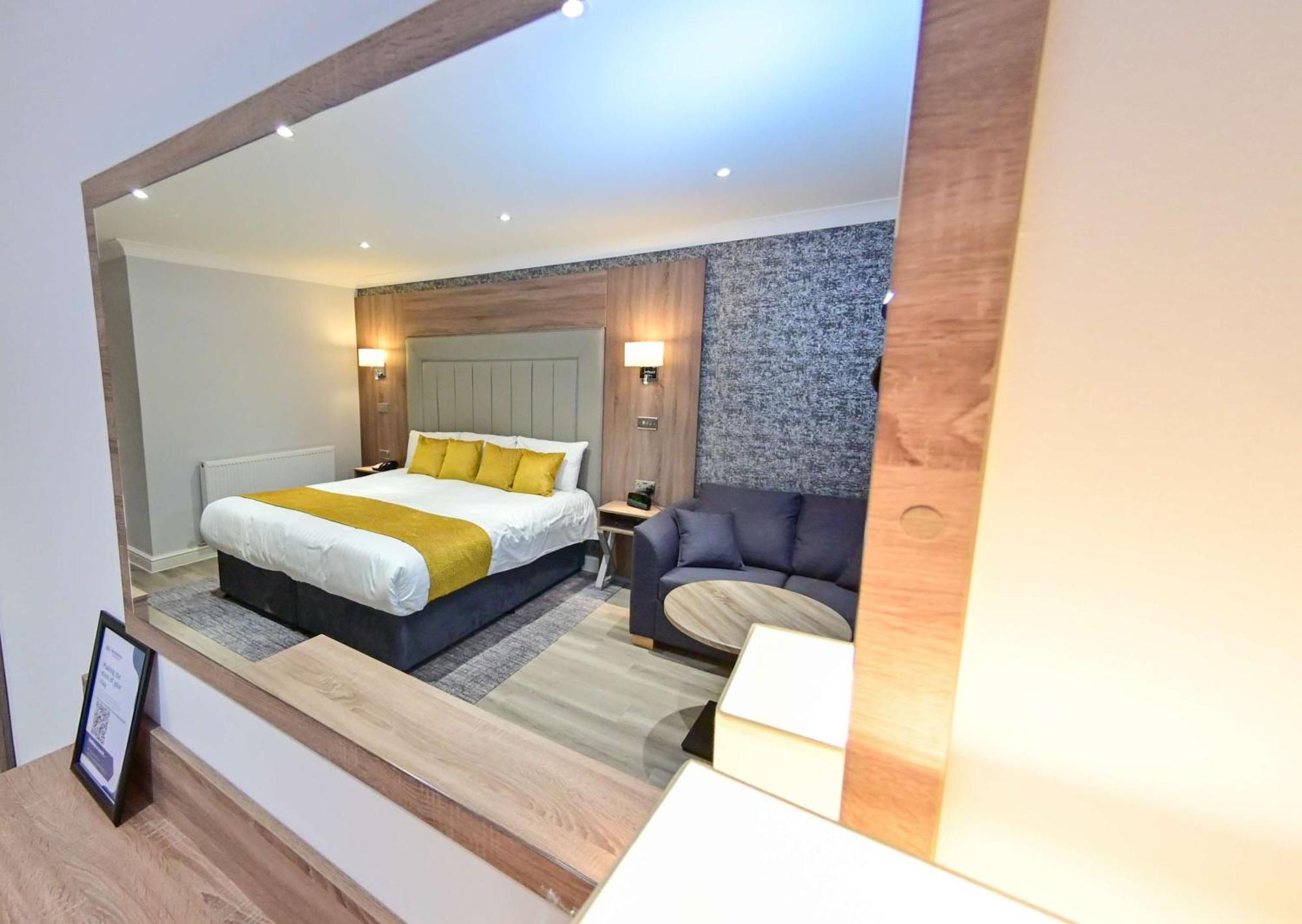 Best Western Premier Heronston Hotel & Spa Bridgend  Buitenkant foto
